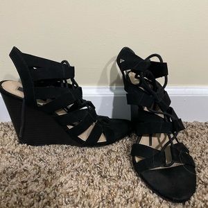 Tie Up Wedges
